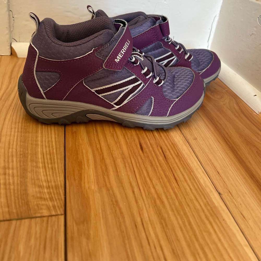 Merrell preowned bearly used size US 1 purple and gray combination